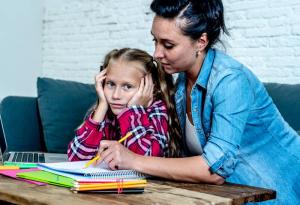 Търпение, търпение само: как да се научи детето си да си напишат домашното по своя собствена