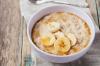 Какво да готвя за закуска за дете: царевична каша с бананова заливка (рецепта)