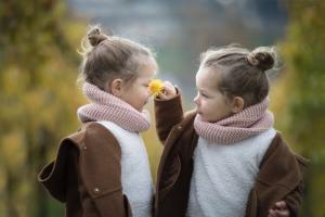 Как да намерим имена за сестри близнаци