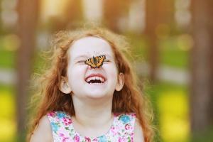 6 златни правила за това как да се повиши щастливо дете: Психолог