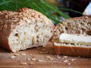 Как да се готви овесена каша хляб без месене, и какви са неговите предимства