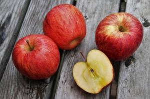 5 причини, поради които трябва да ядат ябълки