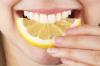 6 лесни стъпки за отстраняване на зъбен камък и избелване на зъбите
