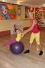 Подвижни топки: 7 упражнения за фитбол за деца