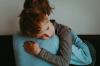 Детето се страхува да остане сам в къщата: 6 начини да се справят със страха