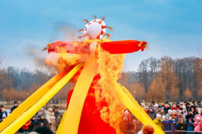 9 Март На шестия ден от карнавала - Zolovkina събирания: какво може и какво не може да направи в събота