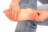 Болка в подножието между пръстите на краката: неврома на Мортън