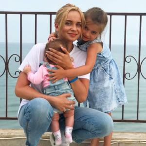 Ден-2019 майка Лили Rebrik, Тоня и Нина Матвиенко разказа за образованието на дъщерите