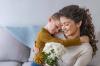 Как да поздравя мама: най-добрите стихове за Деня на майката за деца