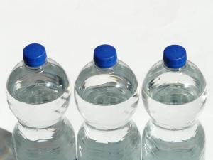 Пиенето, заведения за хранене, минерална, терапевтичен: каква опаковка и какво вода е по-добре